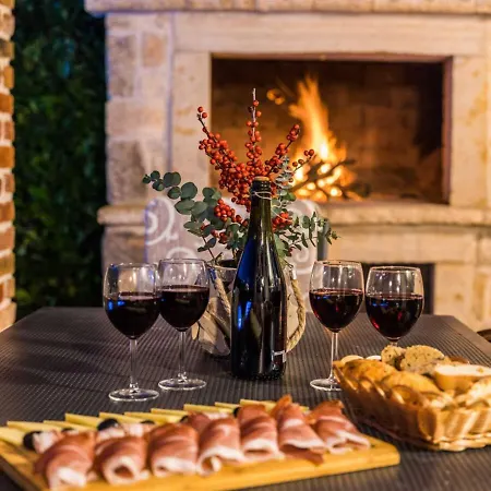 Stone Petit Rustica With Pool Vila *