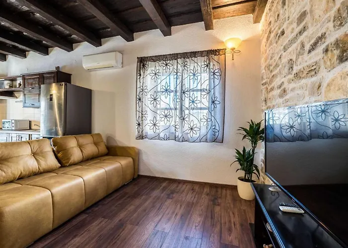 Stone Petit Rustica With Pool *