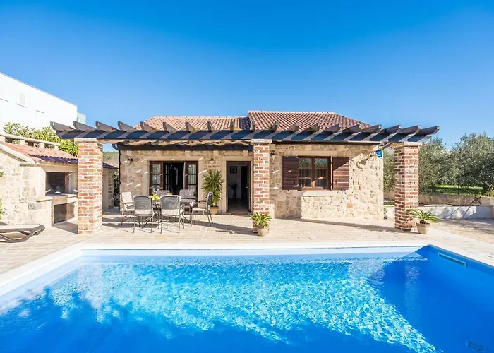 Stone Petit Rustica With Pool Sukošan