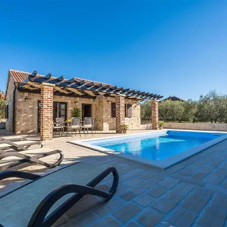 Villa Stone Petit Rustica With Pool *