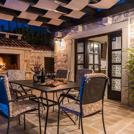 Villa Stone Petit Rustica With Pool *
