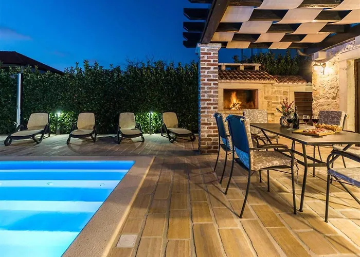 Villa Stone Petit Rustica With Pool *