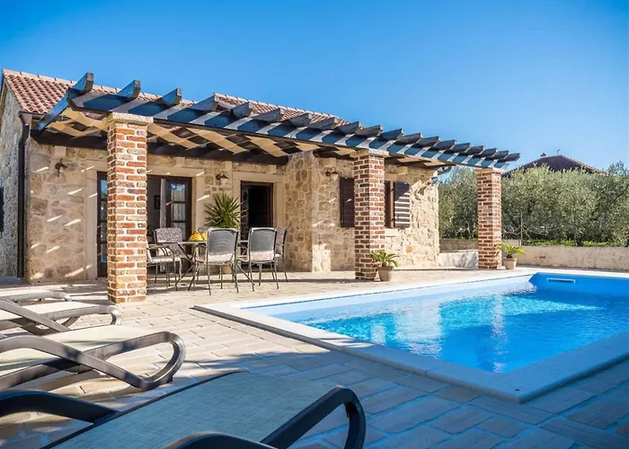 Stone Petit Rustica With Pool Villa Sukošan